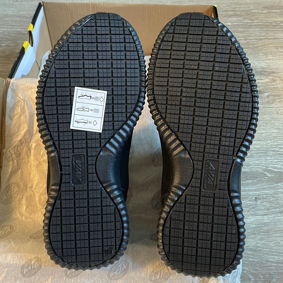 NIB Women’s Avia Avi-Anchor Black Slip Resistant Slip On Shoes Memory Foam 6.5W - Picture 8 of 8